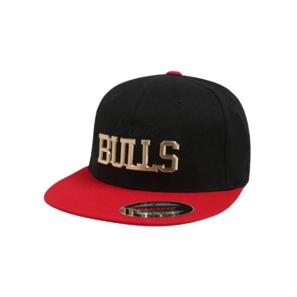[NBA] M Cap KQC N245AP623P-RE CHI Lettering Metal Hard Snapback HYFLAT_H FLEX CAP_HF170 XL