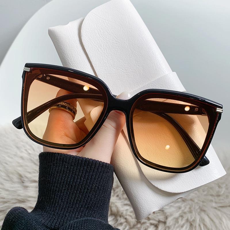 New Women Designer Square Sunglasses Vintage UV400 Protection Fashion Eyewear for Outdoor Holiday Beach Party