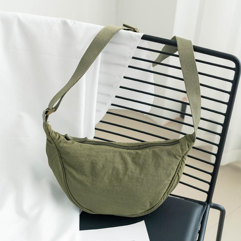 Casual Minimalist Crescent Zipper Shoulder Bag, All-Match Versatile Handbag For Daily Use, Sports Bag