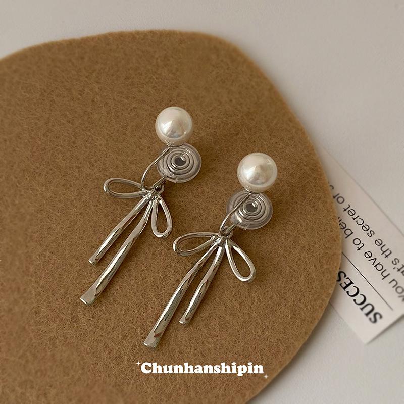 

Bow pearl earrings women s Xiaoxiang stud earrings new earrings slim ear clips without holes premium niche pearl ear clips