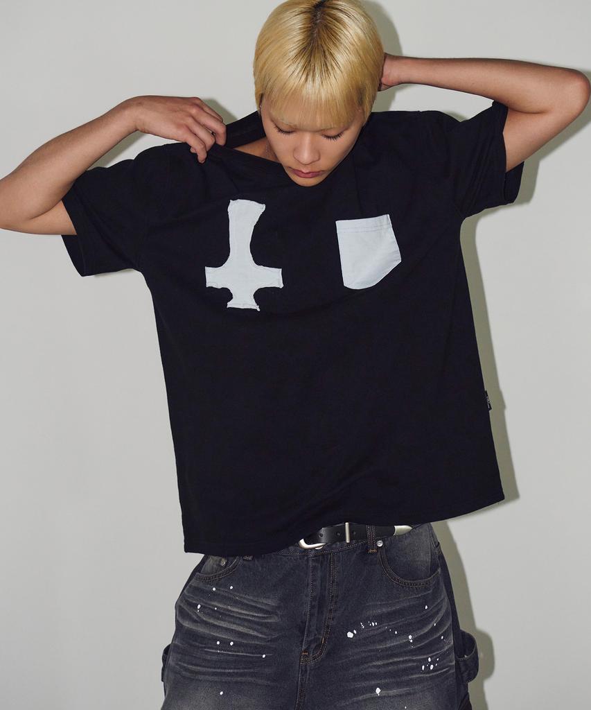 TRAVEL Denim Crossbody Short Sleeve Tee Black