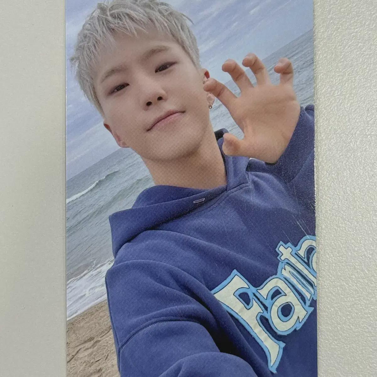 

Seventeen Срок годности ограничен Фукуока Юниверсал - Хоси