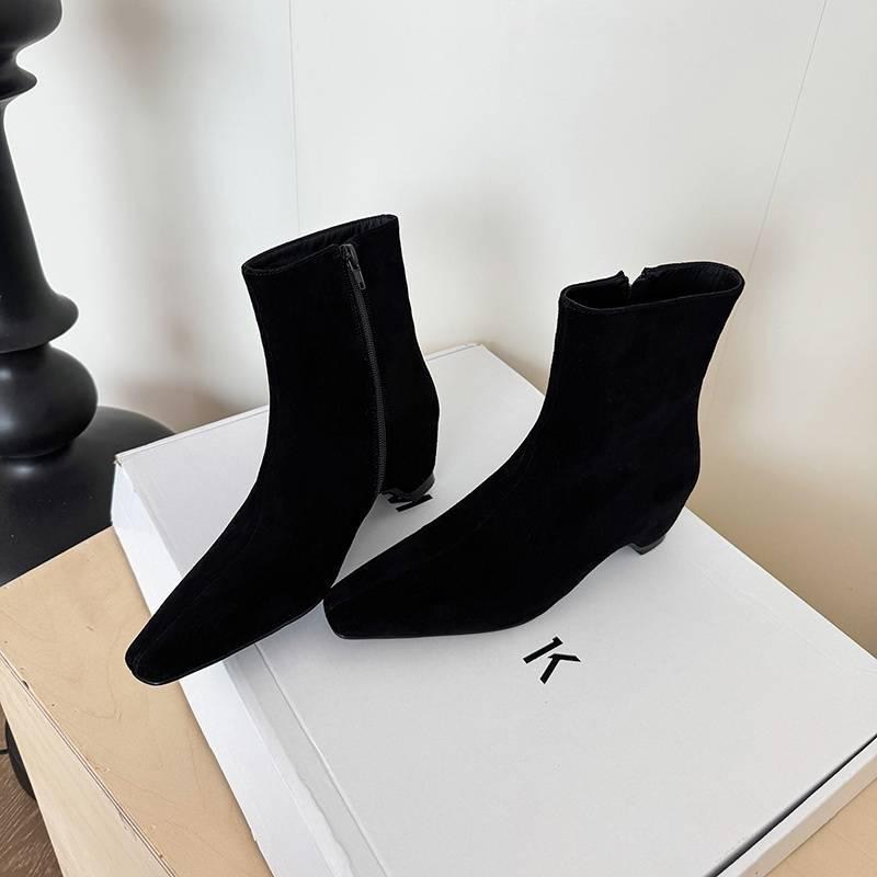 Autumn and winter pointed low boots leather large size women's boots European and American women's leather boots new middle heel rubber sole Mart