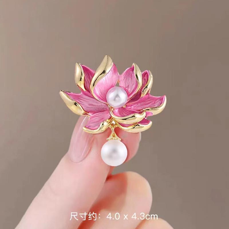 High-end Lotus Brooch Chinese-style Women's Cheongsam Brooch Pin Suit Jacket Button Pin Elegant and Ancient Style