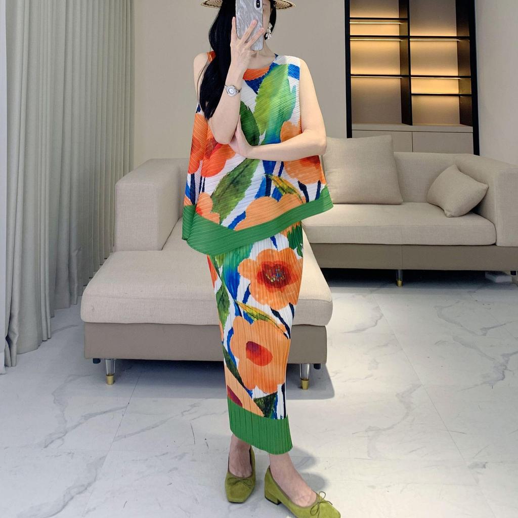 2025 Women's Elegant Floral Two-Piece: Casual Loose Top & Plus Size Midi Skirt