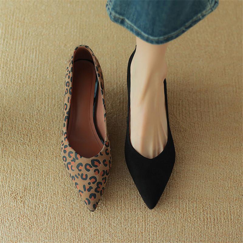 Mode Neue Frühling Schafveloursleder Damen Schuhe Spitze Zehenpartie Damen Pumps Flache Slipper Schuhe für Damen Leopardenmuster Hohe Absätze Damenschuhe