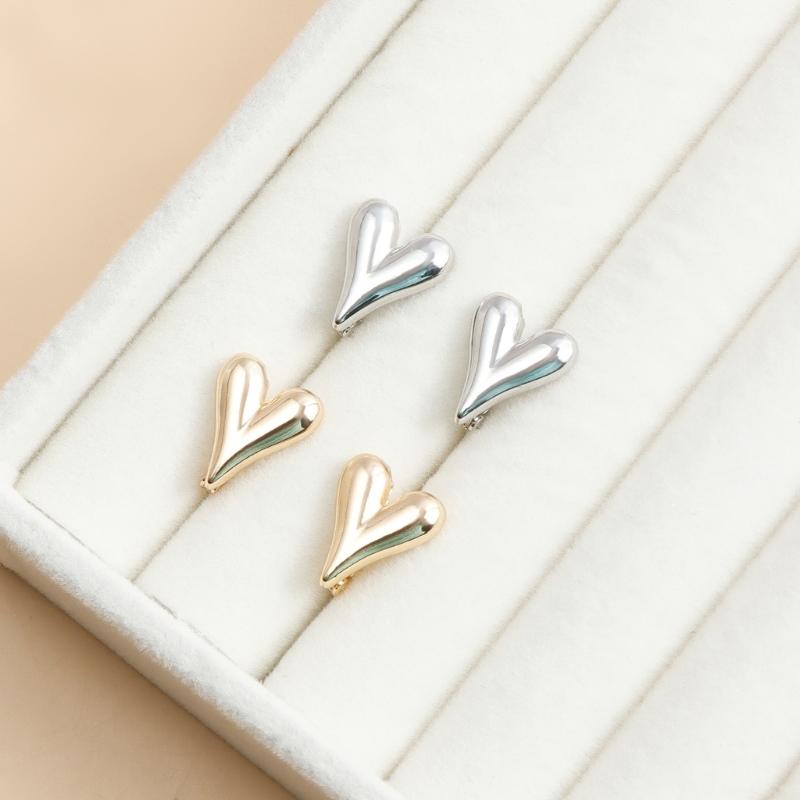 Heart Studs Earrings Creative Ear Accessory Heart Ear Studs Alloy Texture for Teens Youthful Fashion Lovers Present