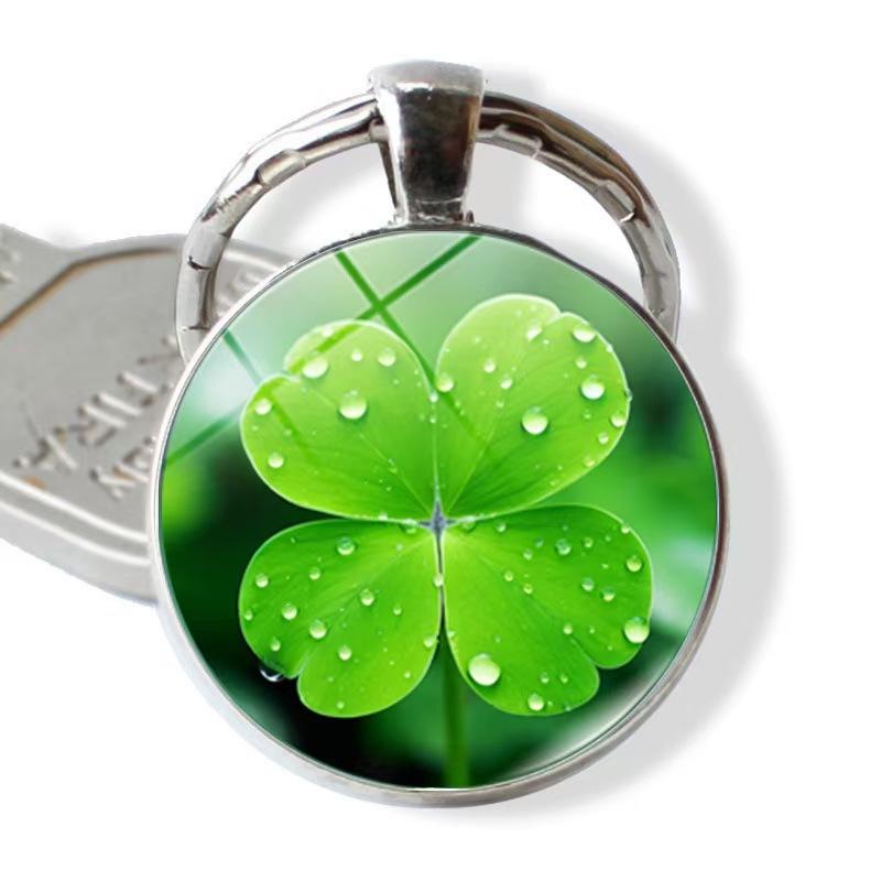 European Bestseller: Four-Leaf Clover Keychain - Exquisite Time Gem Pendant