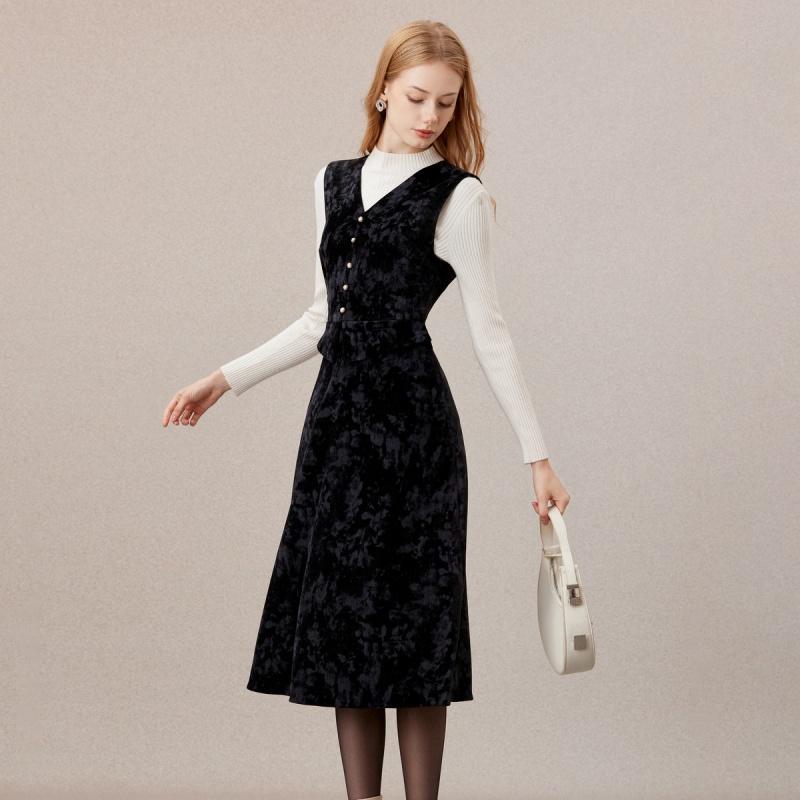 [Retro Exquisite Velvet Vest Skirt] Women's 25 Year Winter Edition High Quality Texture Slimming V-neck Dress