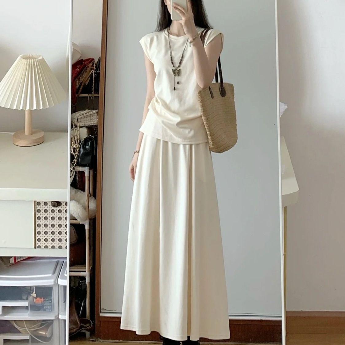 Women s Summer French Salt Two-Piece Set: Fashionable Sleeveless Top & Long Skirt Outfit S