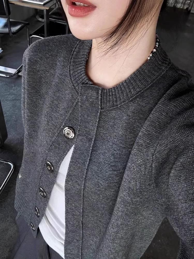High-Quality Gray Pure Wool Women's Short Loose Knit Baseball Jacket Sweater for Autumn/Winter