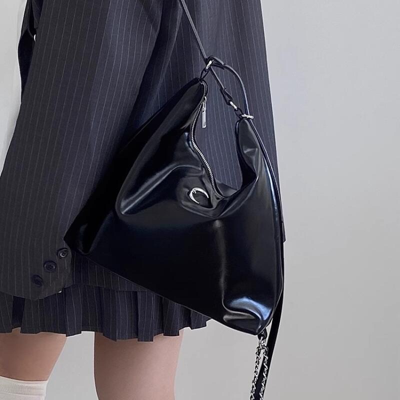 Fashion Backpack Women PU Leather Shoulder Bags Small Black Bagpack Commuter Chain Large Capacity Tote Bags