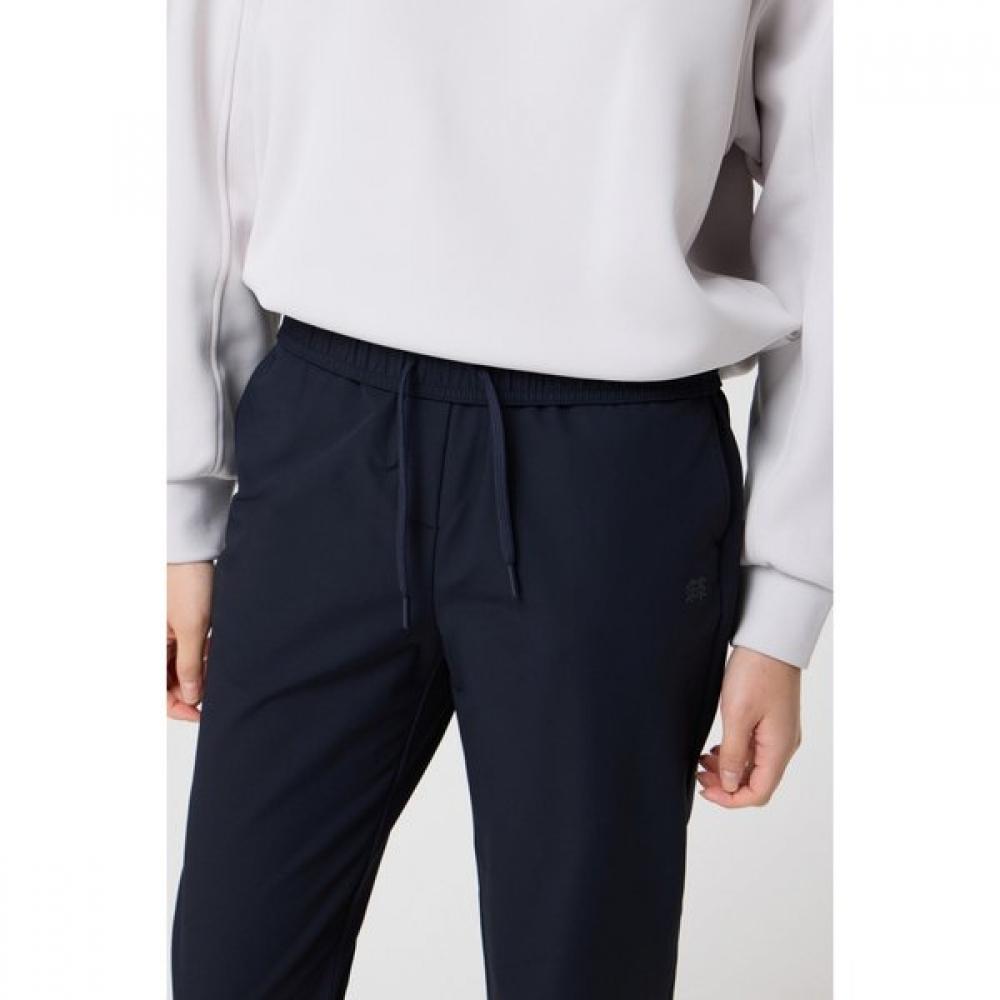 KOLON SPORT Women S Crop Tapered Fit Stretch Banding pantS Tvpna24412cin