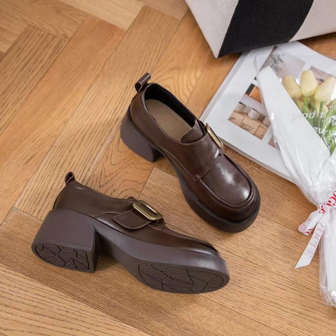

The first layer of cowhide British fashion women s single shoes autumn new round head platform shoes thick heel retro small leather shoes 40 коричневий