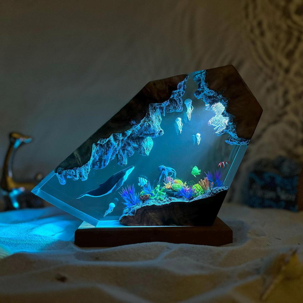 Creative High-end Marine Micro-landscape Resin Luminescent Ornaments Humpback Whale Jellyfish Adventure Home Decoration Gifts