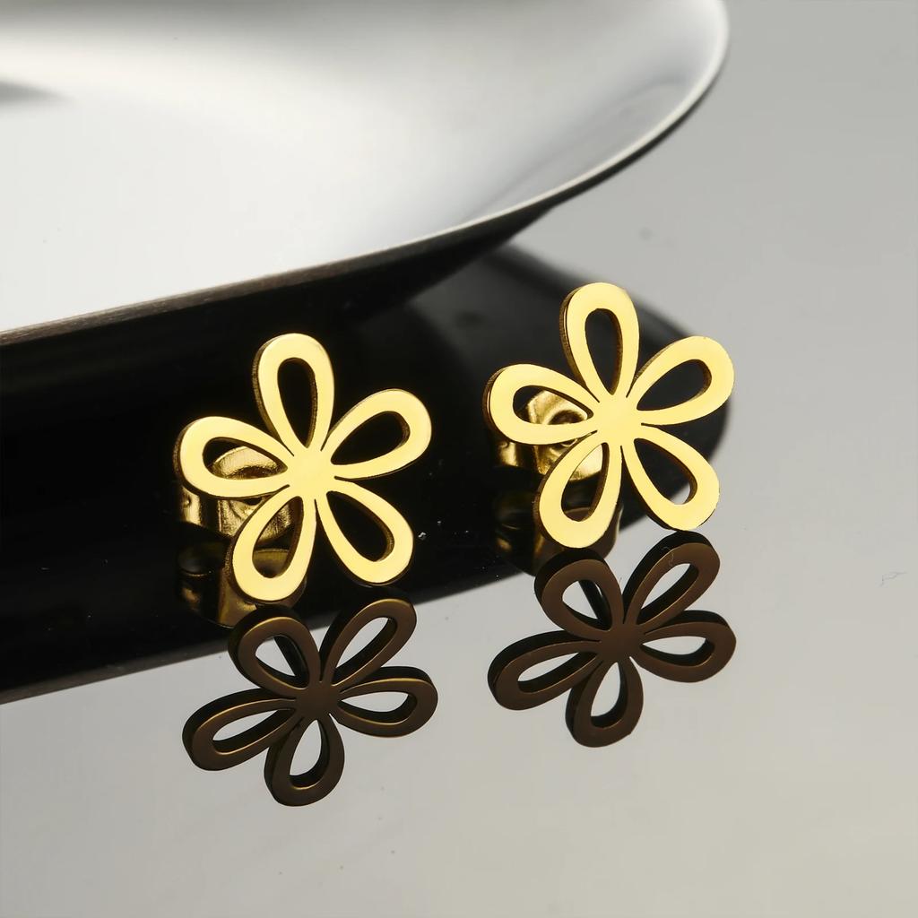 Cazador Cute Flower Stud Earrings for Women Stainless Steel Jewelry Gold Color Floral Piercing Earrings 2026 Trend Gift