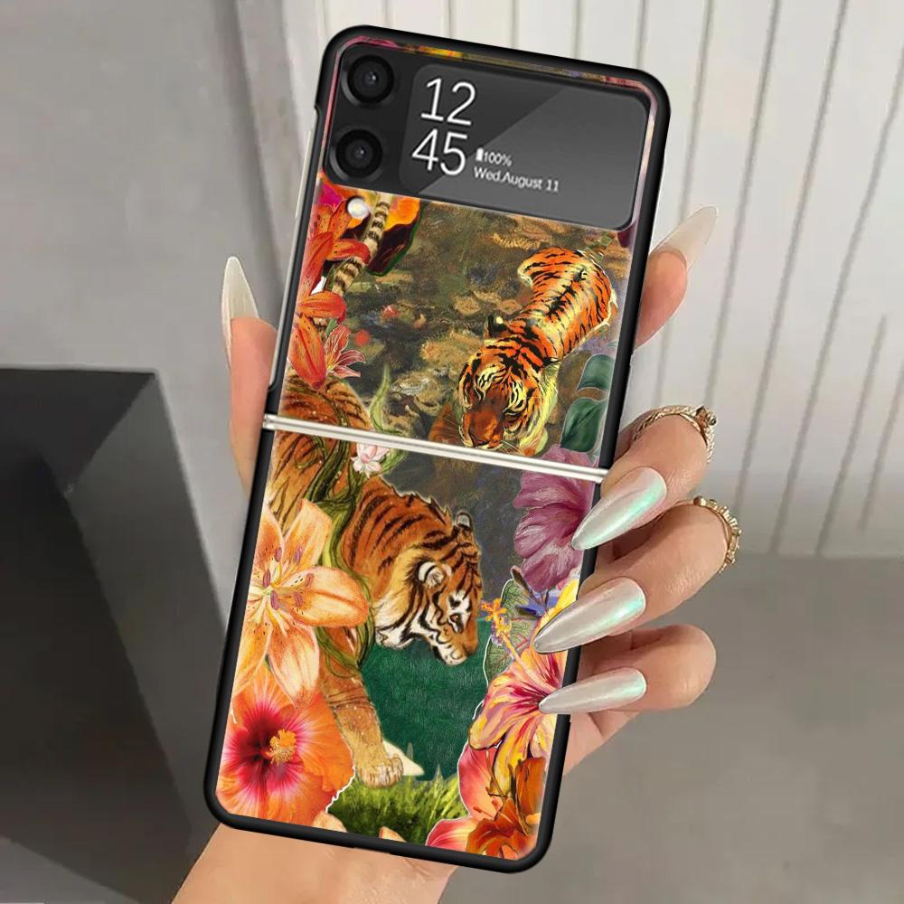 Superior Tiger Pattern Art Hard PC Phone Case For Samsung Galaxy Z Flip 7 6 5 4 3 Black ZFlip7 ZFlip6 Flip5 Flip4 Flip3 5G Print