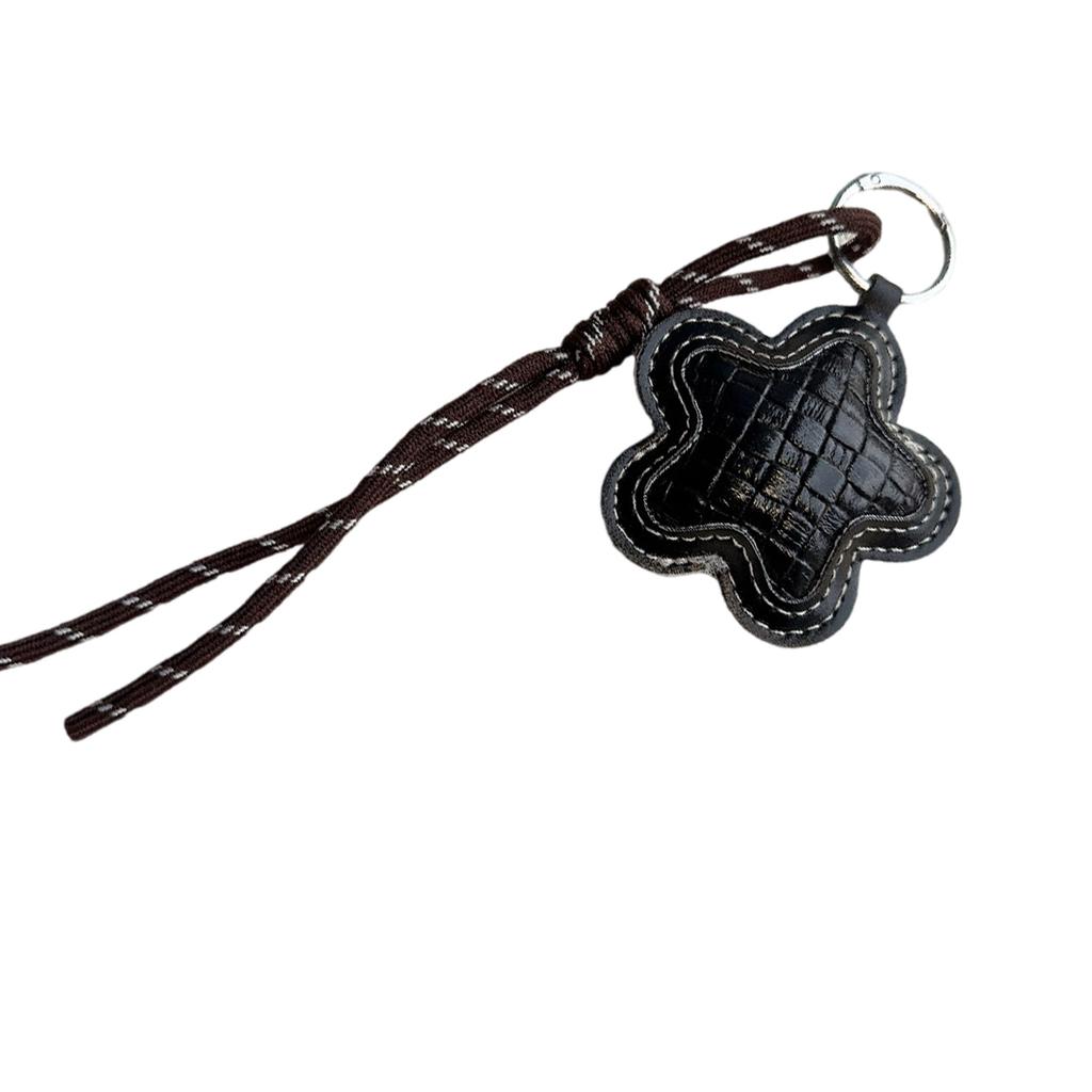 Chic Five Point Star Key Holder PU Leather Craftsmanship Keychain Charm Ideal Gift for Birthdays and Celebrations
