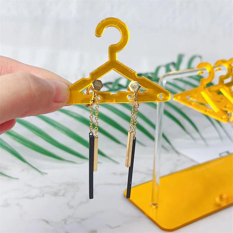 8pcs Mini Coat Hanger Polymer Clay Soft Pottery Earring Stand Organizer Hanger Shape Tabletop Jewelry Display Holder for Earring