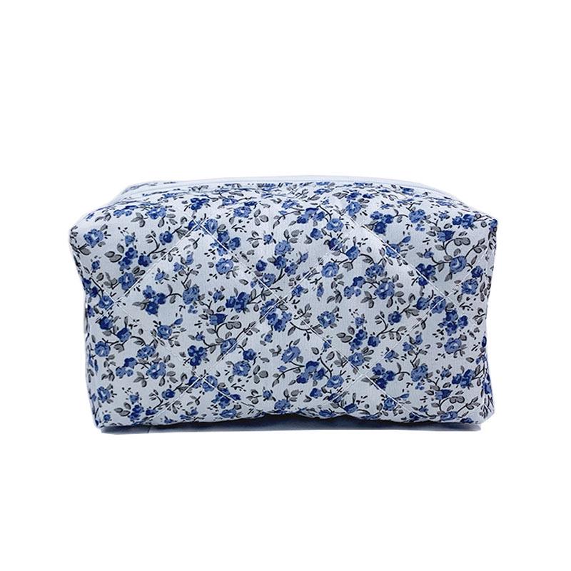 Quilted Floral Makeup Bag: Large-Capacity, Portable Cotton Handbag for Toiletries