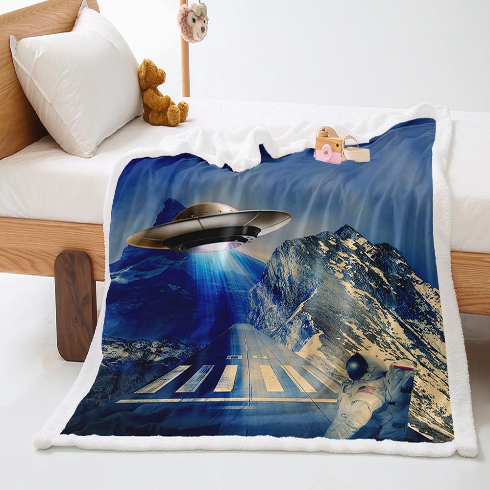 Spaceship 2D digital printing thickened lamb wool crystal fleece blanket one piece