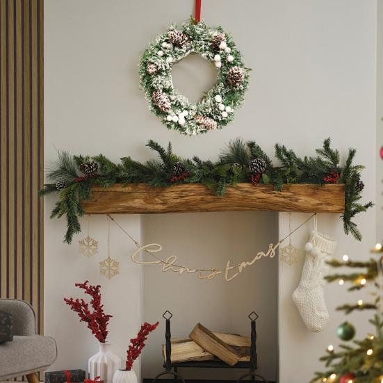 Vánoční věnec na vchodové dveře Ručně vyráběný Umělý zelený věnec s šiškami Červené bobule Baňky Ozdoby pro Vnitřní Venkovní Sváteční Dekoraci