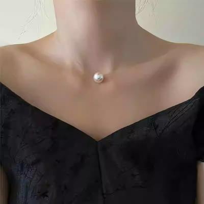 Titanium Steel Pearl Pendant Necklace Simple High-end Sense Versatile Collarbone Chain Fashion Niche Temperament Jewelry