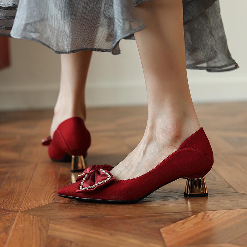 

Rhinestone bow high heels women s pointed head thick heel single shoes wedding shoes bridesmaid shoes show he shoes sheepskin stepping heel 34 красный