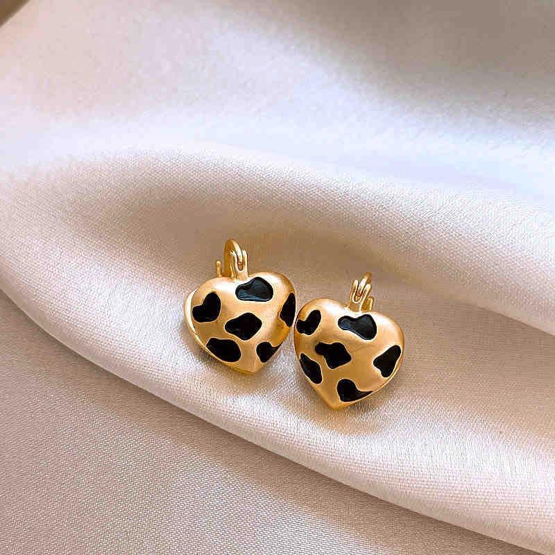French retro autumn and winter geometric leopard print earrings stud earrings personalized earrings design sense niche
