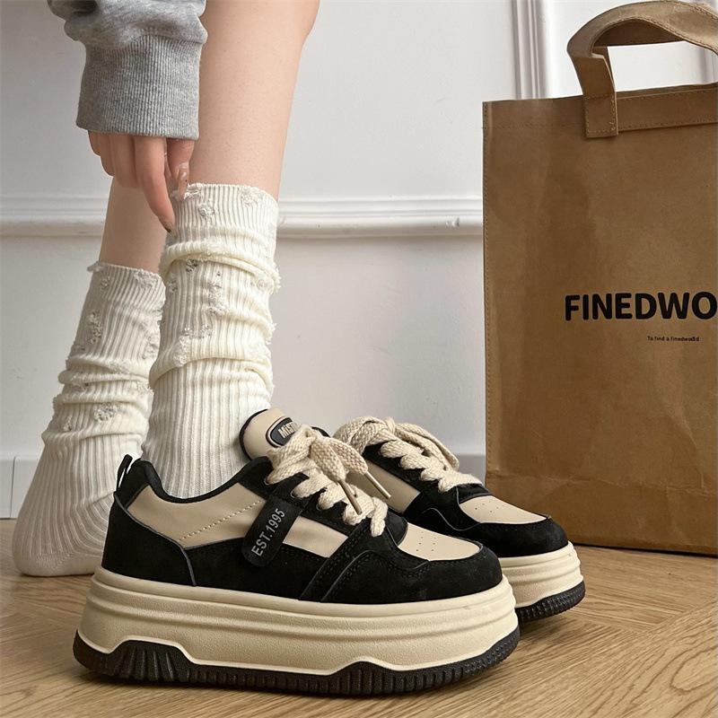 Versatile classic commuter platform white shoes women's 2025 new popular autumn height increase lightweight casual sports shoes