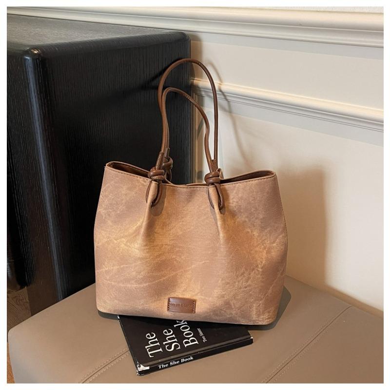 

Сумка большой вместимости женская летняя универсальная новая простая плиссированная сумка через плечо повседневная сумка-тоут для поездок на работу коричневый