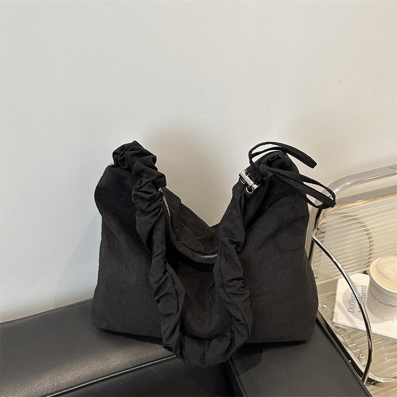 Large capacity cloud pleated drawstring shoulder strap shoulder bag solid color simple lazy style versatile messenger tote bag