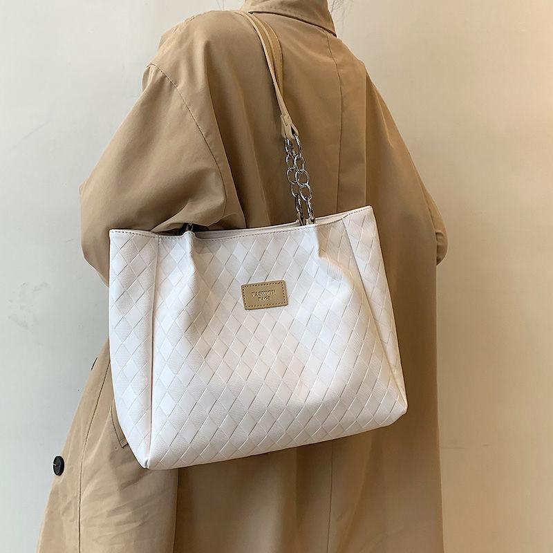 Wholesale large-capacity bags, women's versatile 2025 new high-end textured shoulder bags, popular commuter tote bags this year