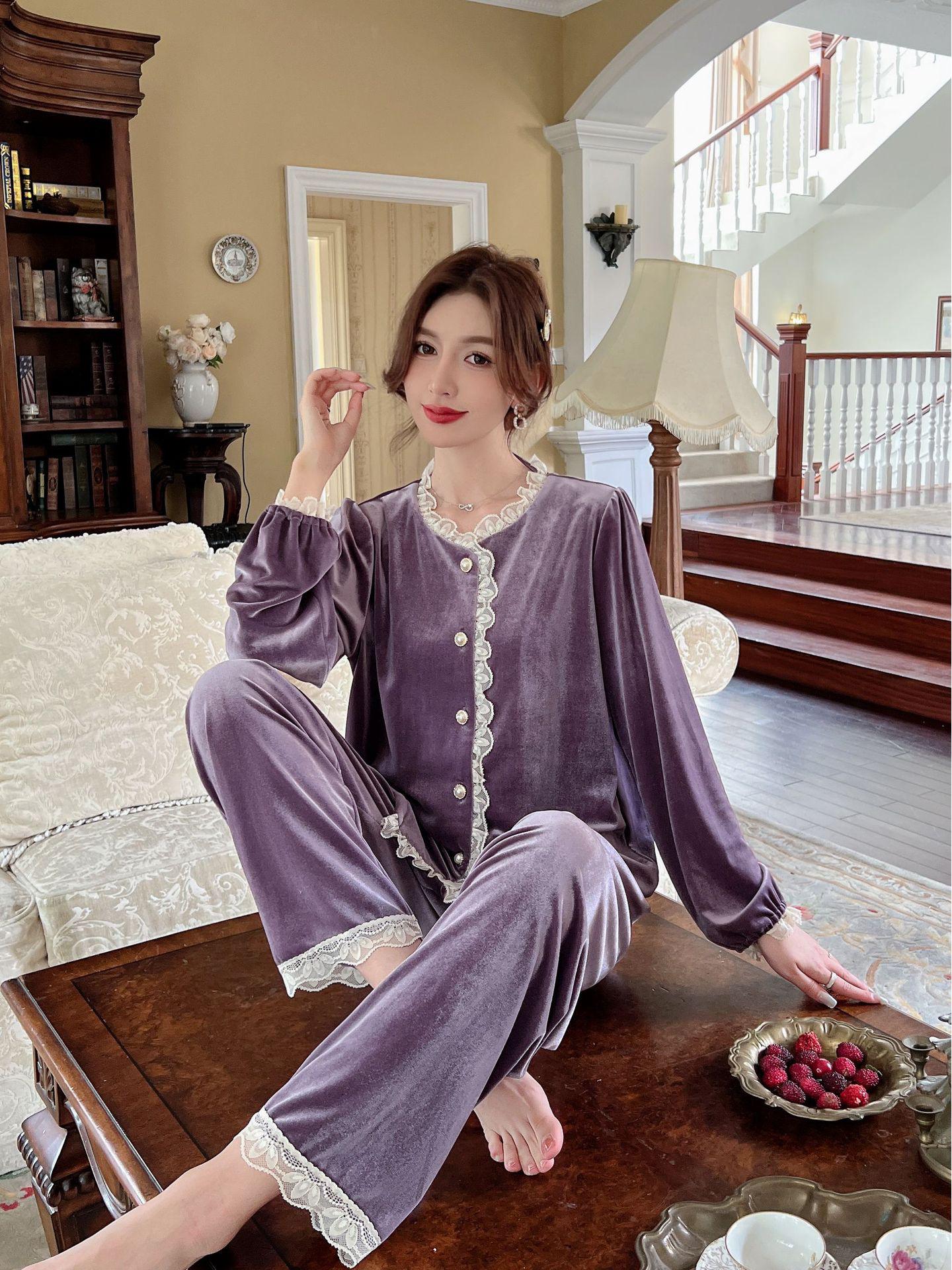 

Женский роскошный осенний велюровый пижамный комплект – кардиган с кружевом с длинным рукавом, домашняя одежда из двух частей, подходит для ношения в помещении и на улице M фиолетовый