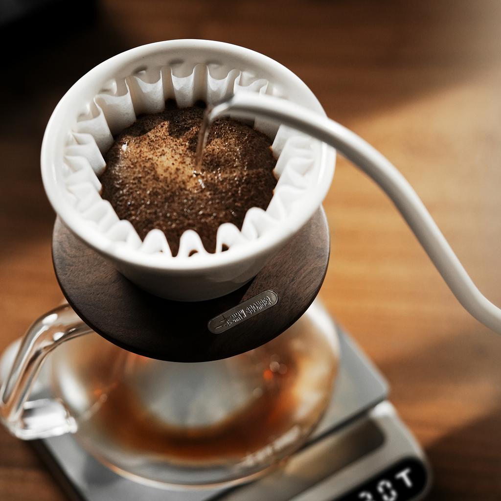 MHW-3BOMBER Meteor Dripper 1-2 Cups Pour Over Coffee Dripper With Wooden Base Ceramics Coffee Dripper For Manual Brew Barista