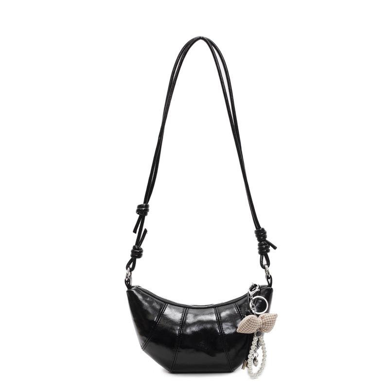 Korean version of trendy fashion shoulder bag women's 2025 new high-end temperament women's bag hand carry simple casual dumpling bag