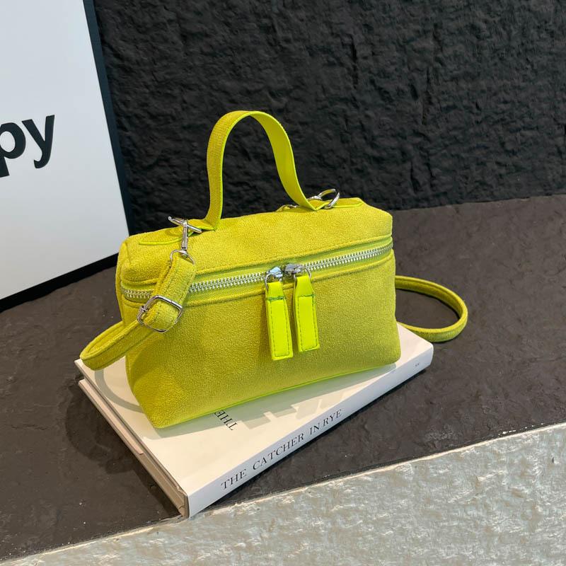 

Maillard autumn and winter suede lunch box bag star women s messenger bag shoulder bag simple portable shoulder bag зелёный