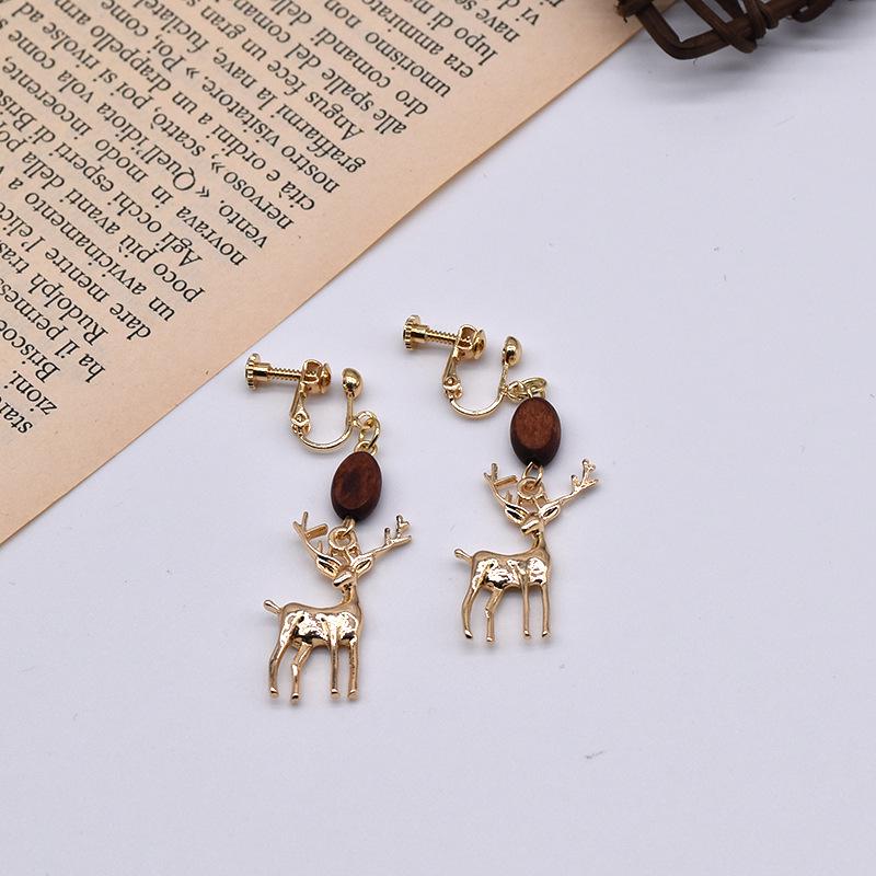 Retro Japanese Reindeer Wooden Earrings – Christmas Studs & Dangles, No-Piercing Clips