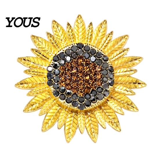 Decorative Sunflower Pin Brooch Pin, Large Design Lapel with Rhinestones Inlaid, Three-Dimensional Strong Buckle Petals Floral Badge, Electroplated