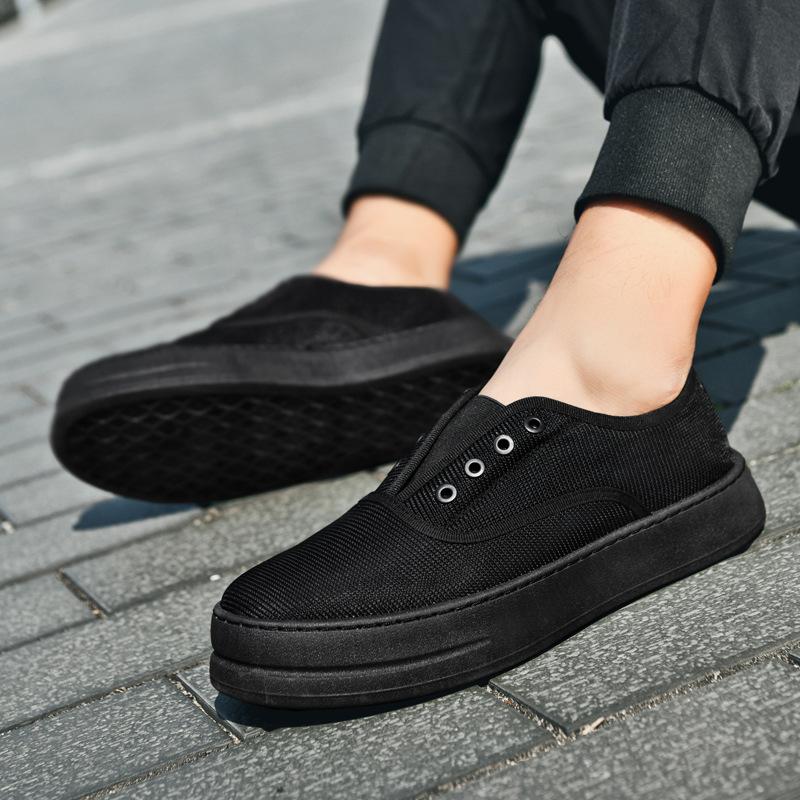 Mode Été Nouvelles Chaussures Décontractées pour Hommes Baskets Basses Slip-on Vulcanisées Respirantes pour Garçons Noires Couleur Unie Chaussures en Toile pour Hommes