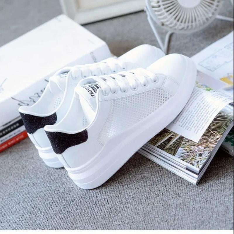 Fashion Women Running Spring Autumn Fashion White Breathable Embroidered Flower Lace-Up Casual Sneakers  women sneakers