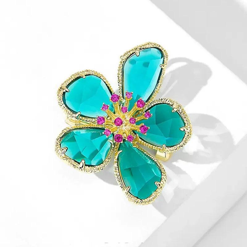 Fashion Luxury Crystal Flower Brooches for Women Corsage Lapel Pins Elegant Wedding Party Jewelry Accessories