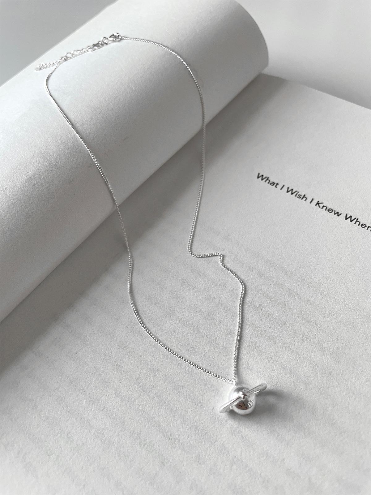 

Ожерелье с планетой из стерлингового серебра 925 пробы, уникальный нишевый дизайн, цепочка для свитера, легкая роскошь, изысканное и высококачественное новое ожерелье. 925 silver