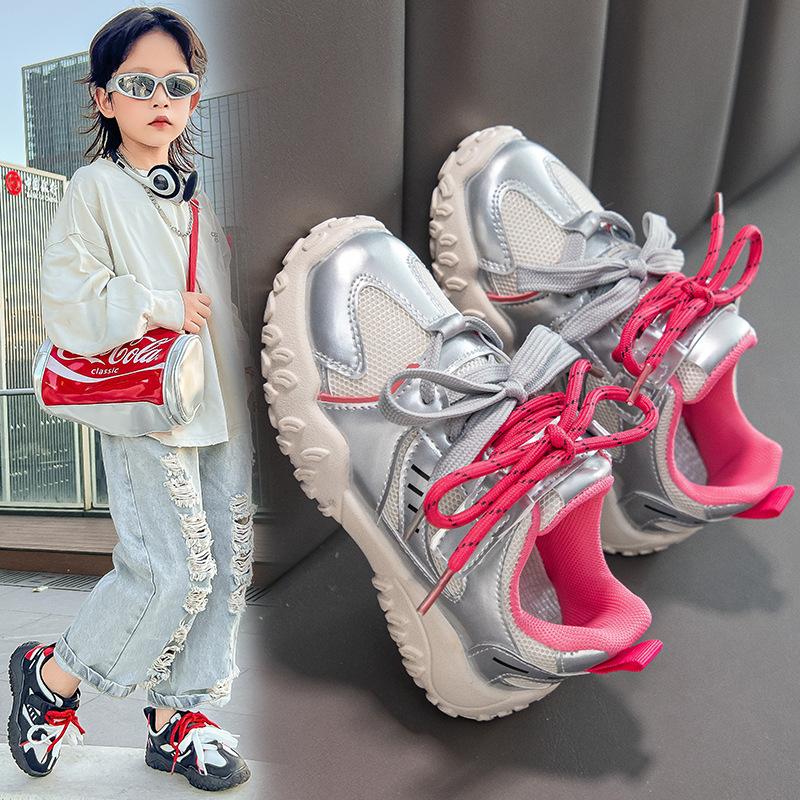 Children's moral training shoes spring and autumn 2025 new spring girls' sports shoes baby shoes fried street popular casual shoes