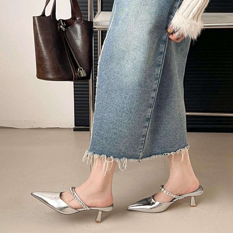 French Xiaoxiangfeng Muller shoes 2025 spring and summer new bag head low heel half slippers wear pointed rhinestone women's shoes