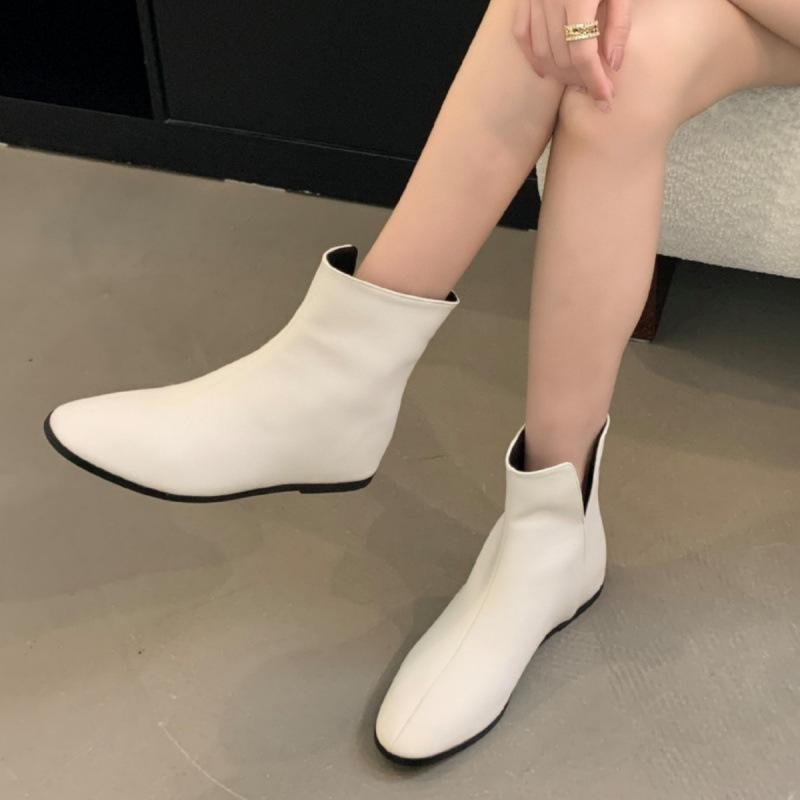 

Retro fashion boots women s 2025 winter new square head thick heel suede Korean small ankle boots thin short boots women 39