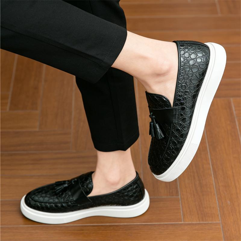 New Luxury Designer Men's Slip on Tassels Loafter Leisure Leather Shoes Male Comfortable Sneakers Tenis Masculino Zapatos Hombre