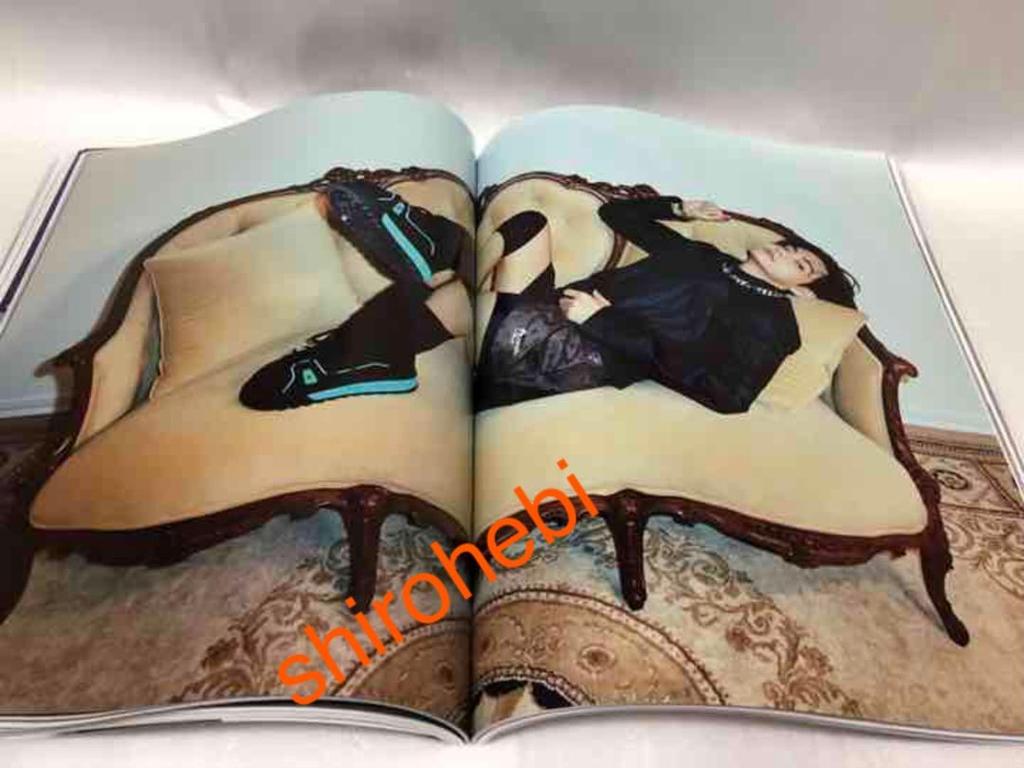 [USED] BTS VOGUE KOREA January 2022 Issue with Japanese Translation