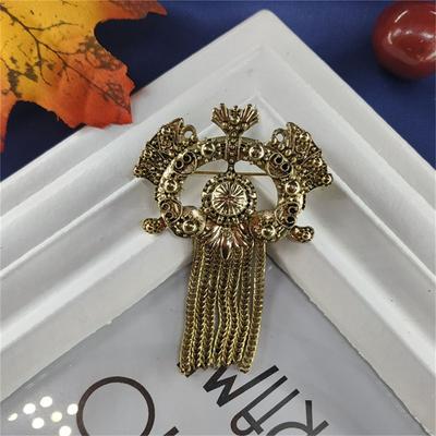 Vintage Gold Chain Fringed Brooch Medieval Jewelry Corsage Women'S Clothing Accessories Bronze Pin Clothing Accessories