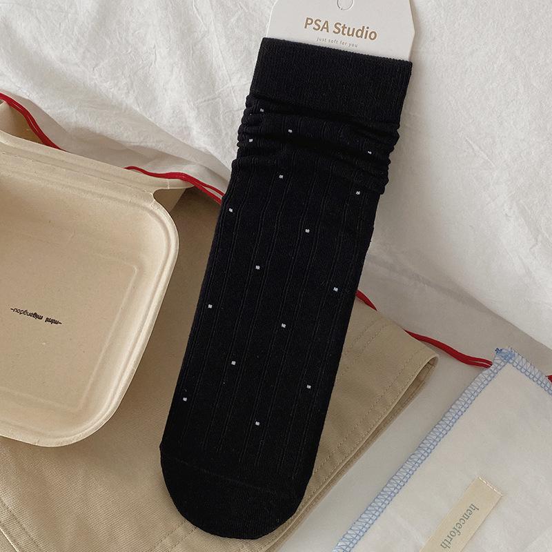 Chaussettes mi-mollet d'automne et d'hiver pour femmes à pois chaussettes pour femmes chaussettes en pile sans couture chaussettes en coton